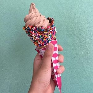 Meet your Posher, Eva